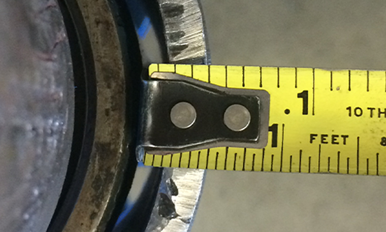 Measuring the small annular space between a standard B2 TAC and the well casing